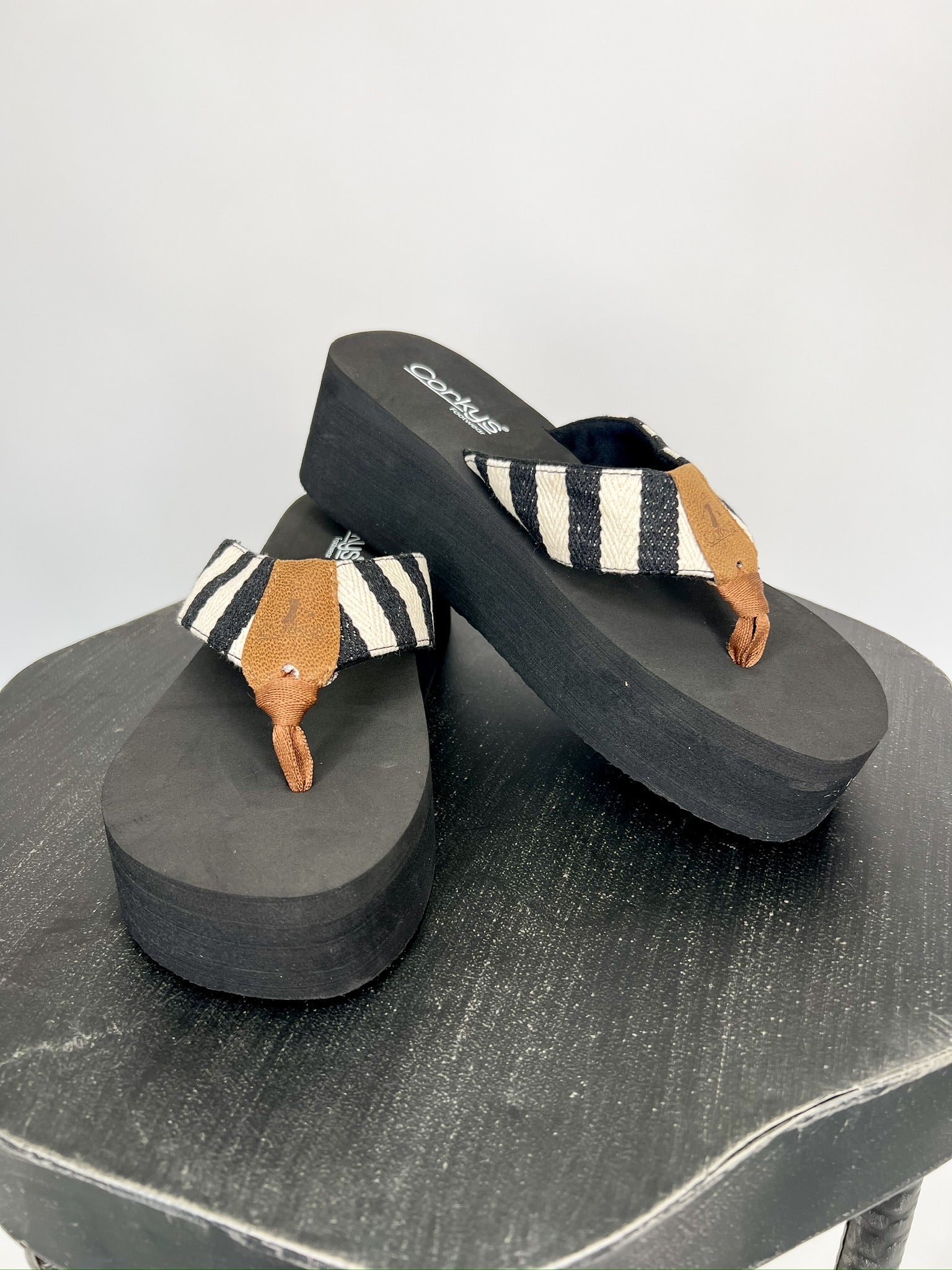 [Corky's] Take a Dip-Black Natural Stripe