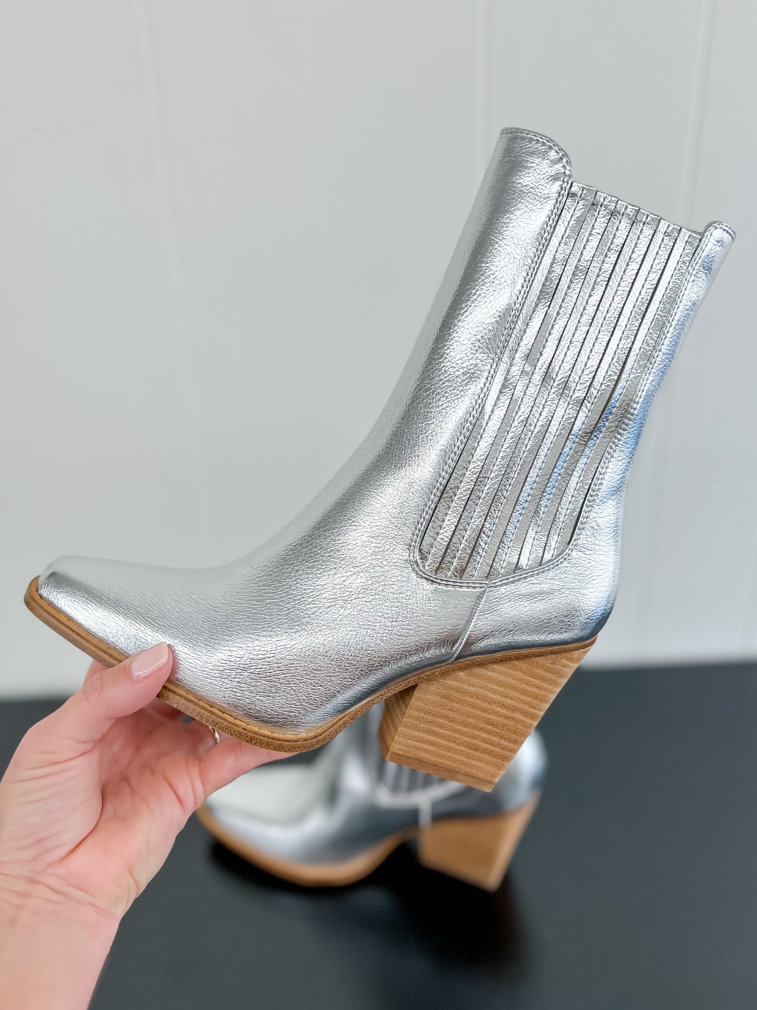 [Chinese Laundry] Cali Metallic Boot-Silver