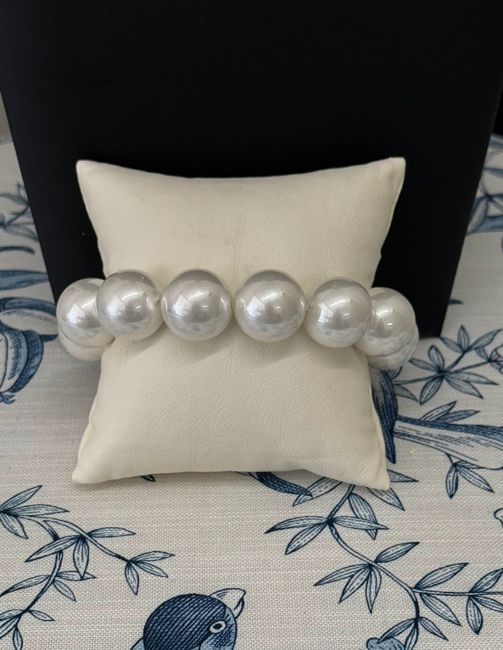 Large Chunky Bead Bracelet-White