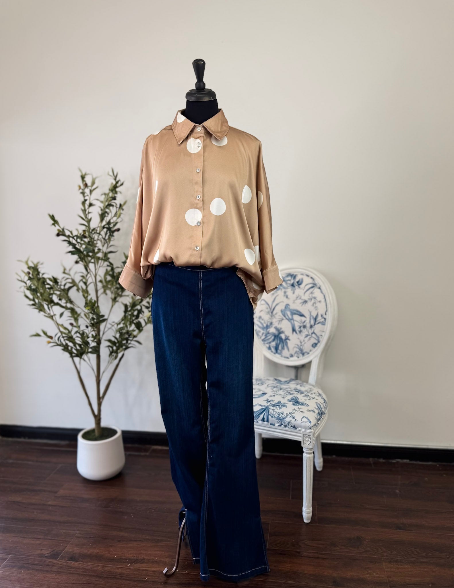 [Plus] Latte Dots Blouse - Latte