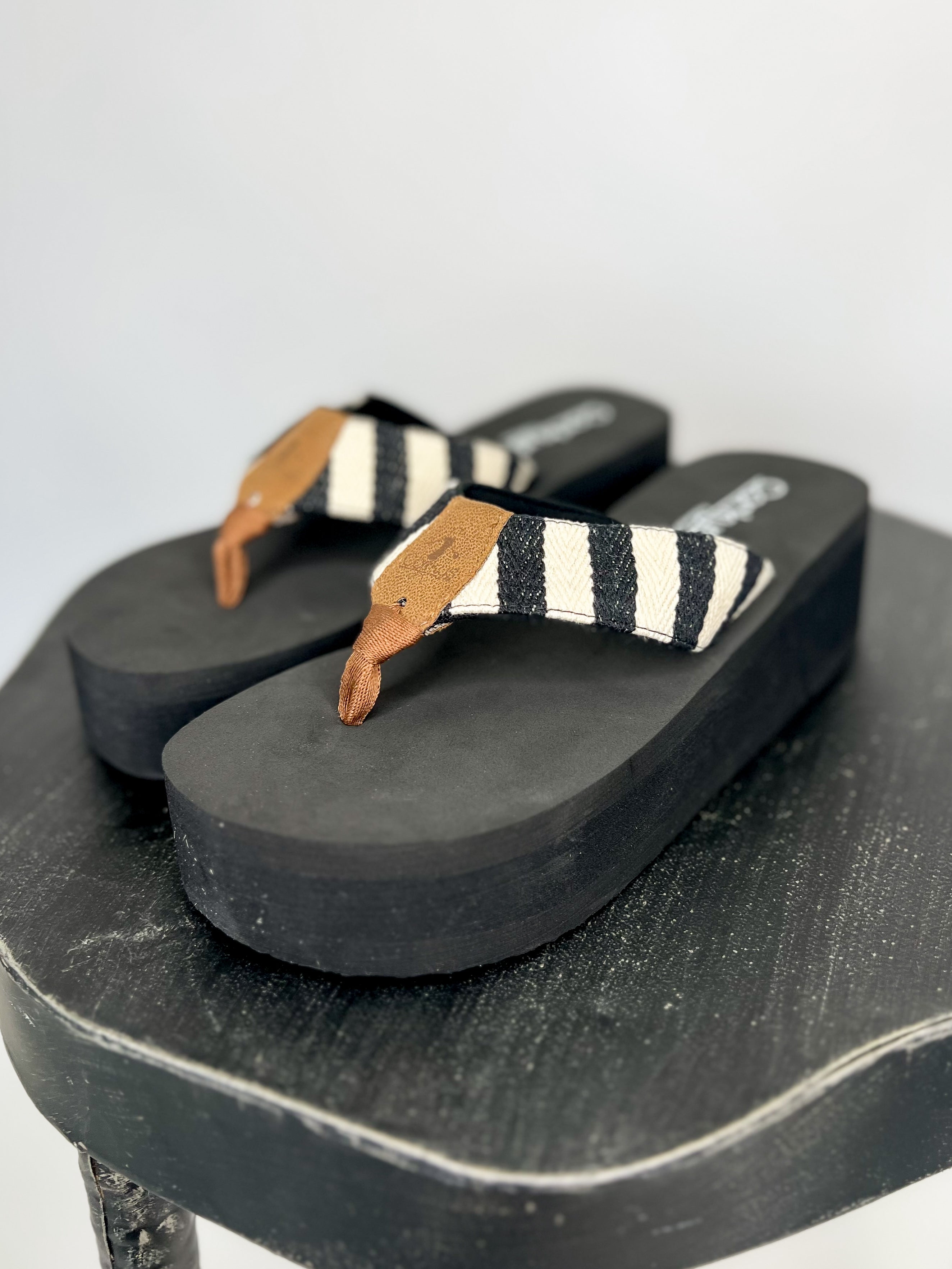 [Corky's] Take a Dip-Black Natural Stripe