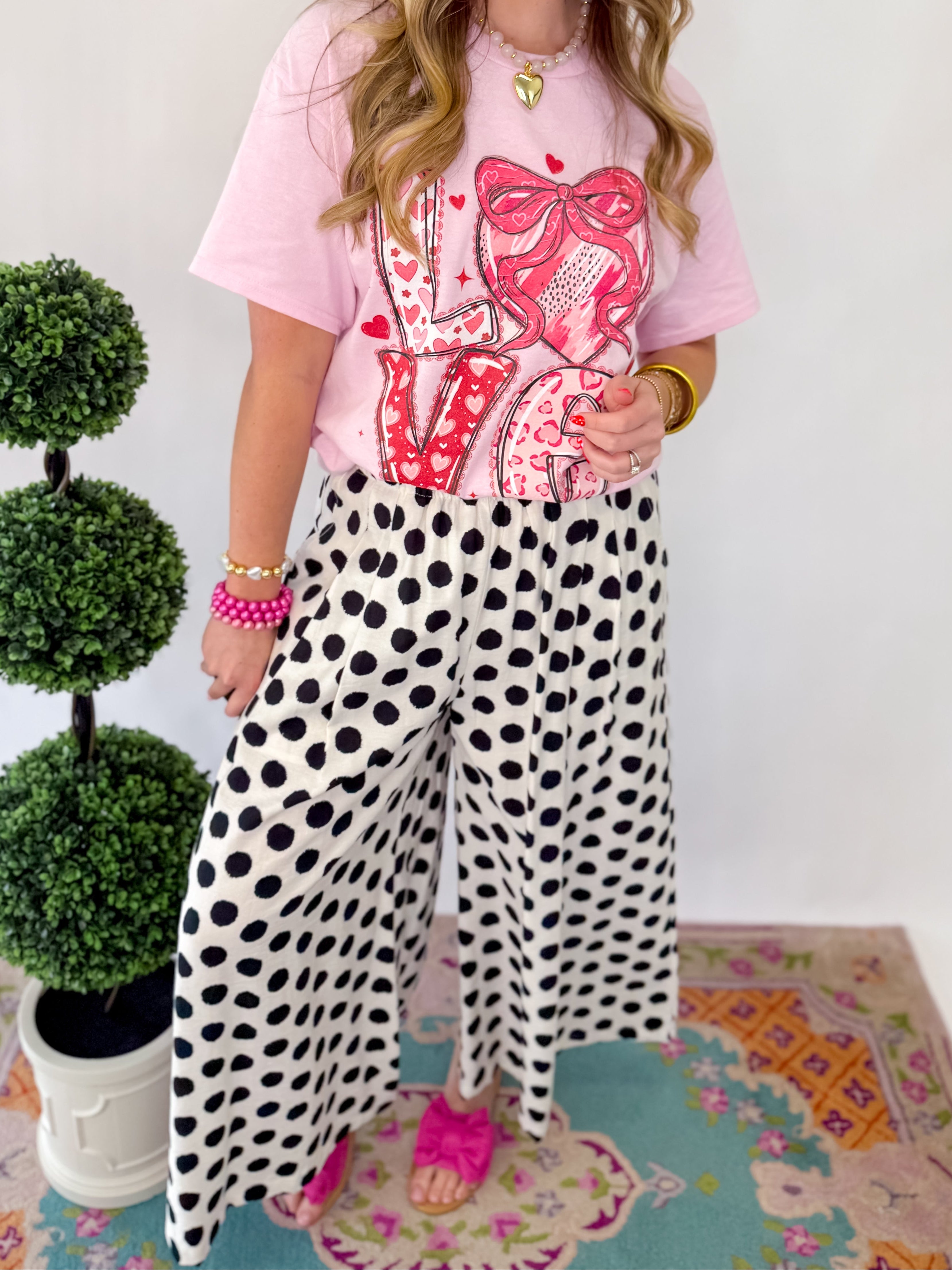 Valentine's Day Love T-shirt - Light Pink