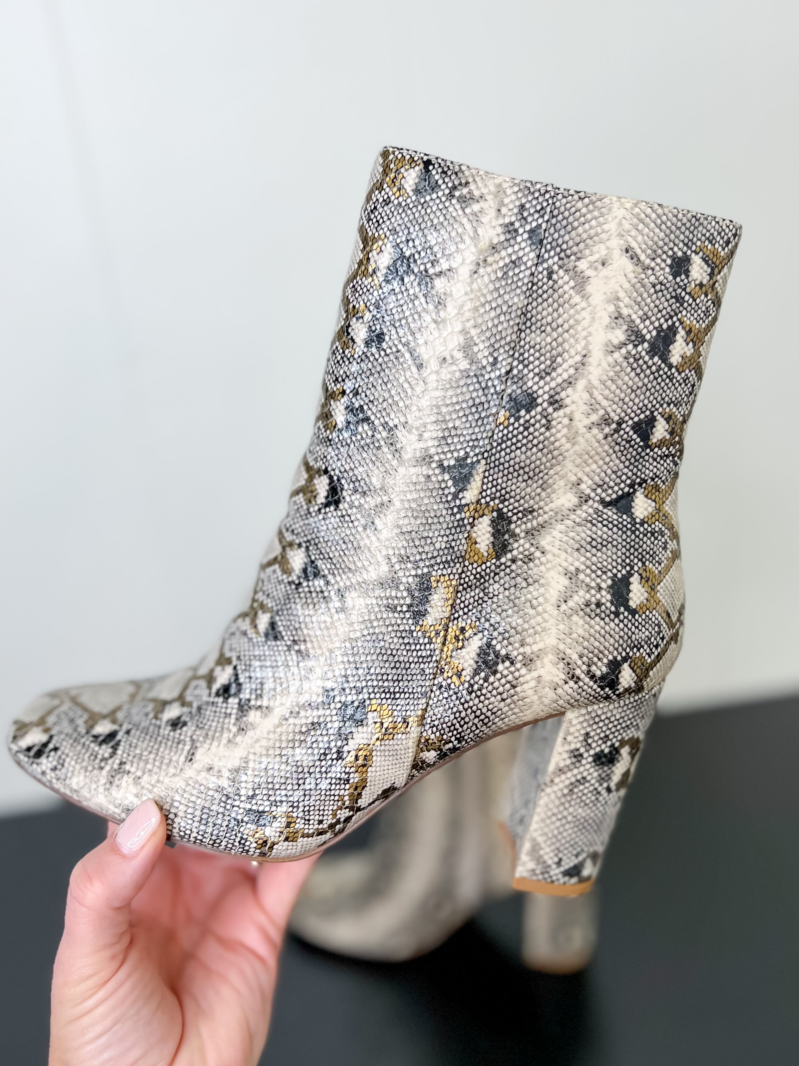 [Chinese Laundry] Kind Quirky Snake Bootie