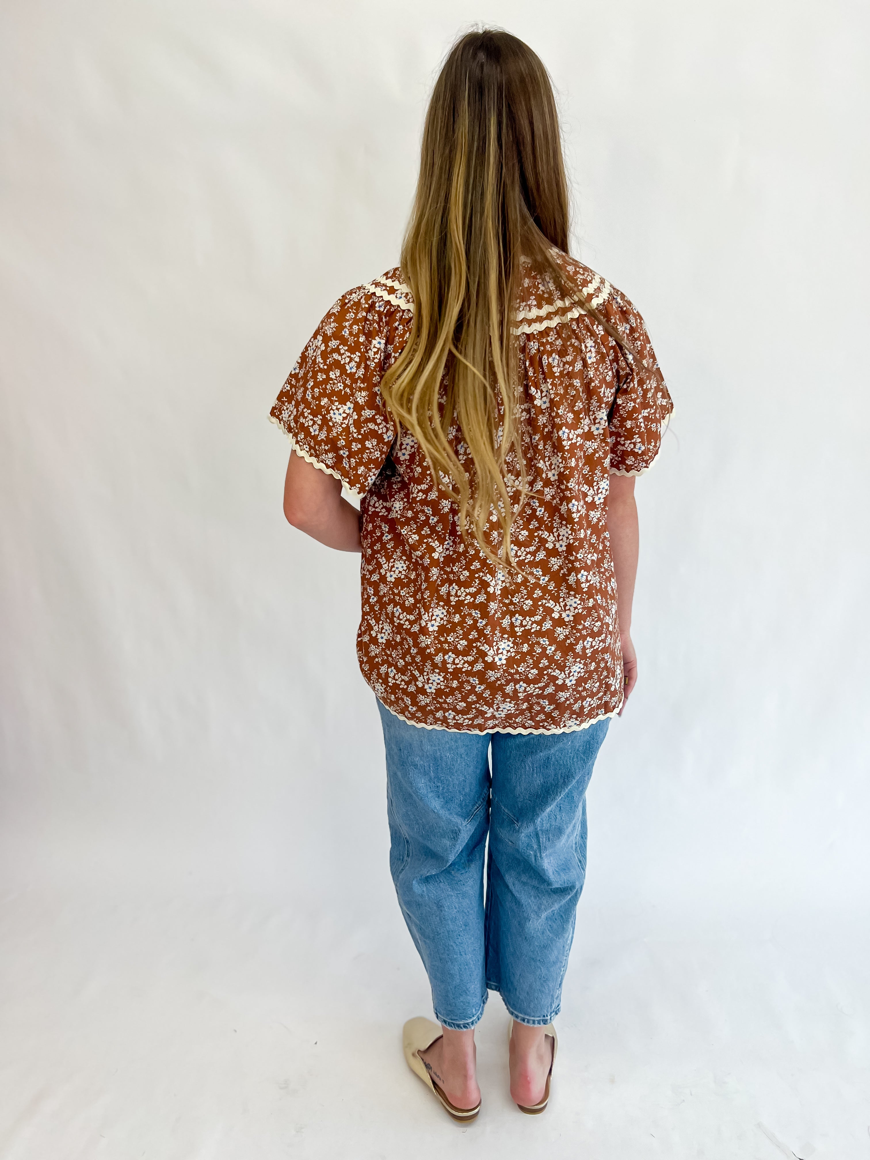 {Entro} Plus Fall Floral Ric Rac Top