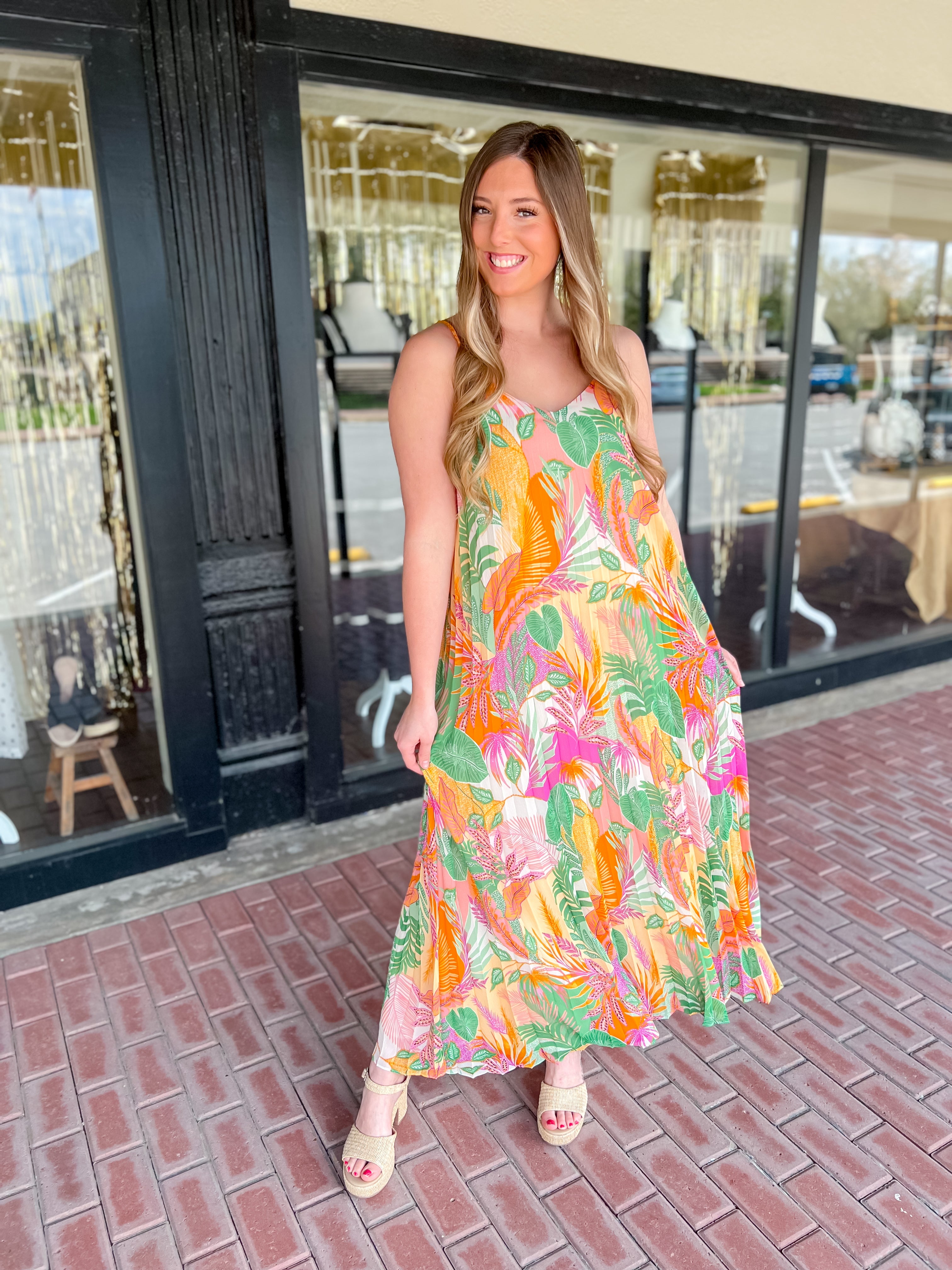 [Skies Are Blue] Tropical Pleated Maxi Dress