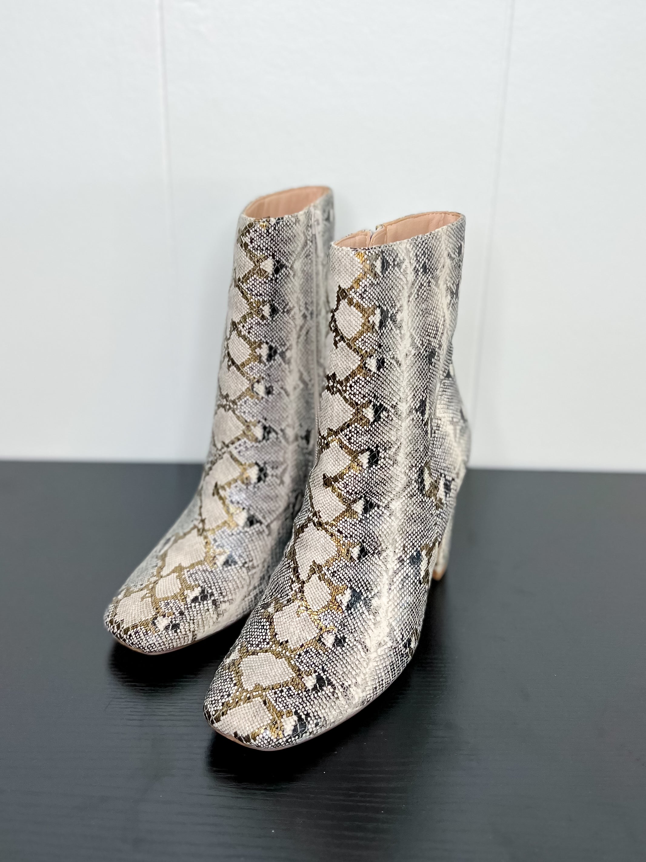 [Chinese Laundry] Kind Quirky Snake Bootie