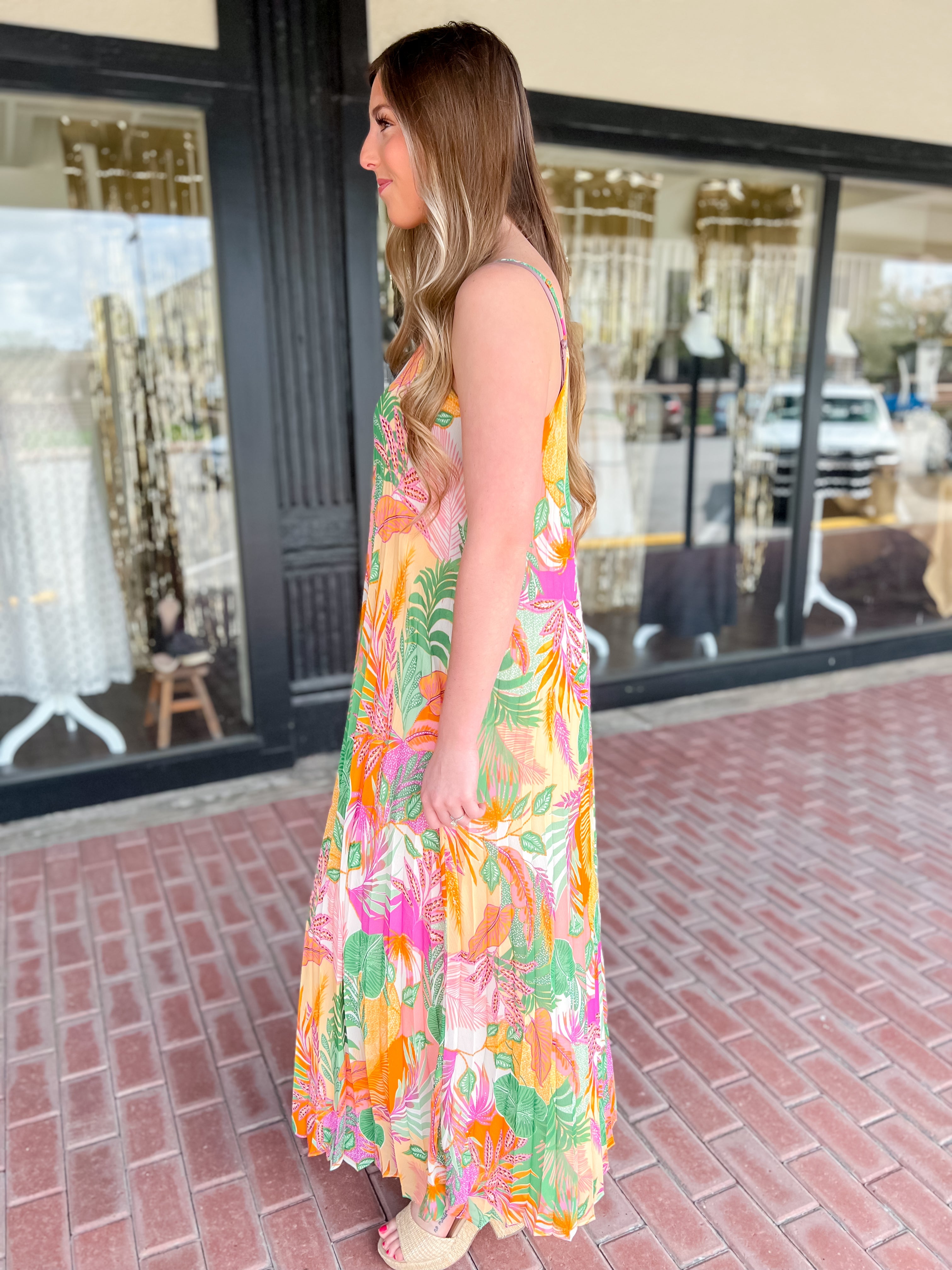 [Skies Are Blue] Tropical Pleated Maxi Dress