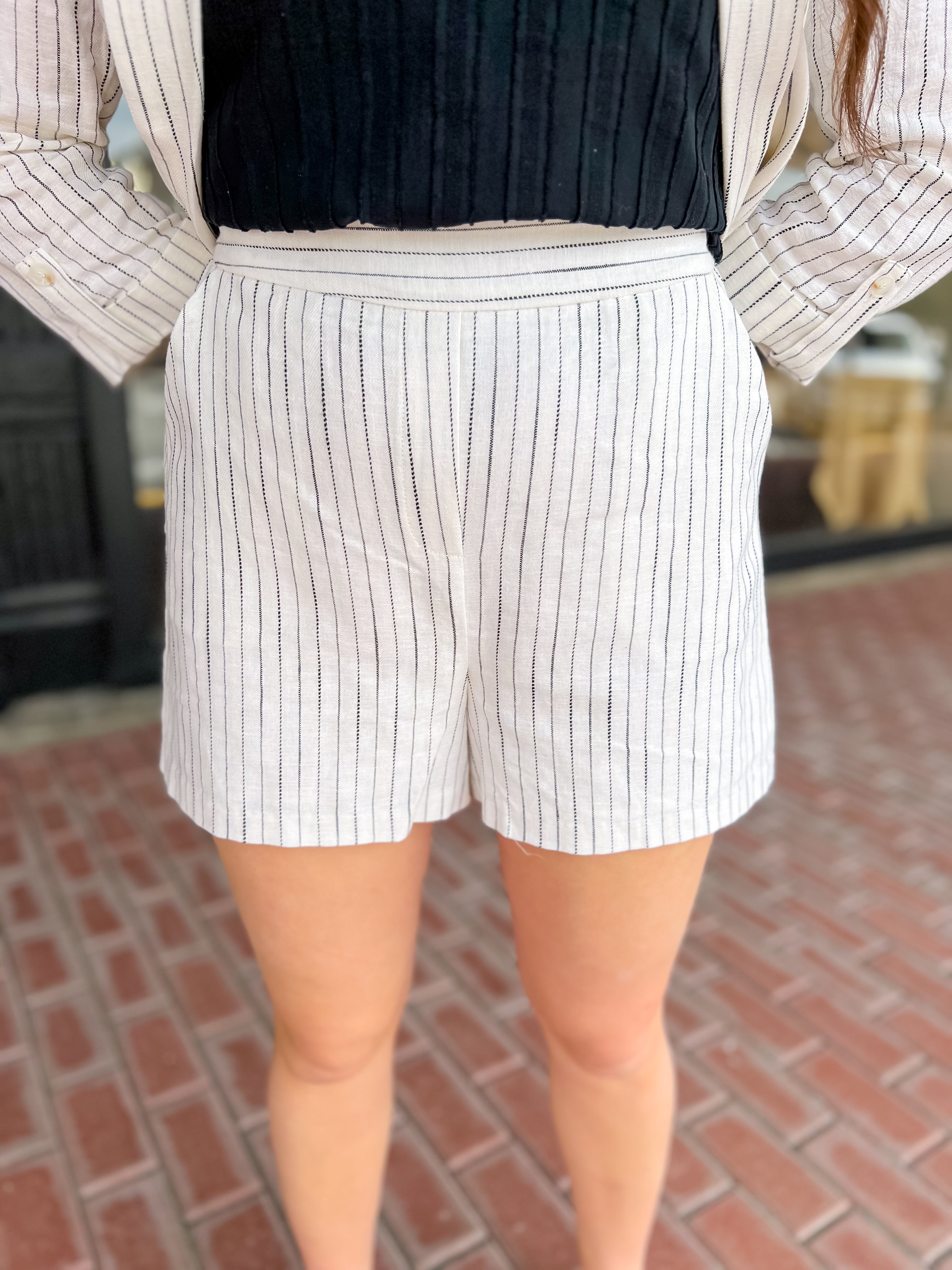 [Skies are Blue] Pin Stripe Shorts