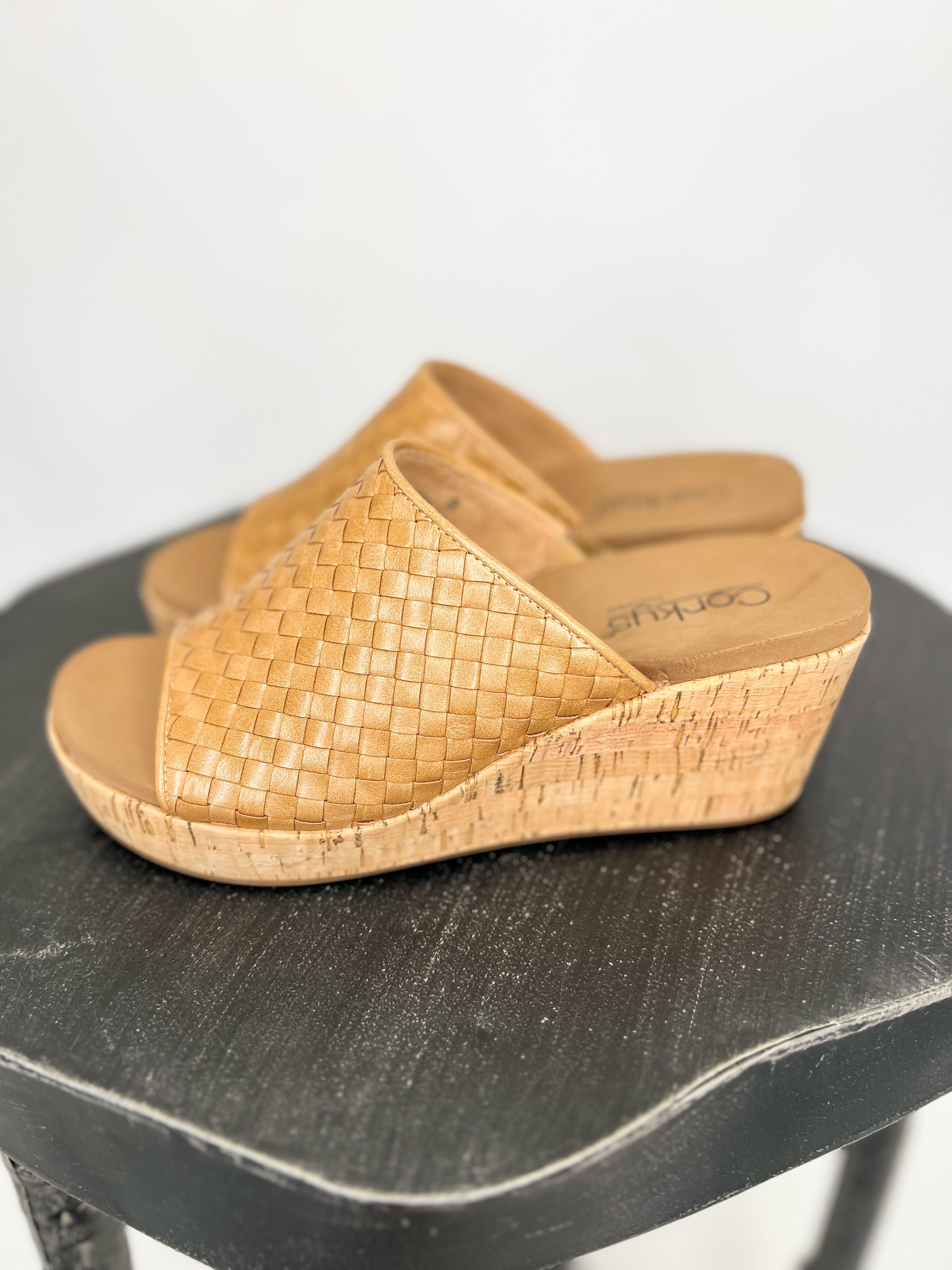 [Corky's] Wine and Dine Wedge - Caramel