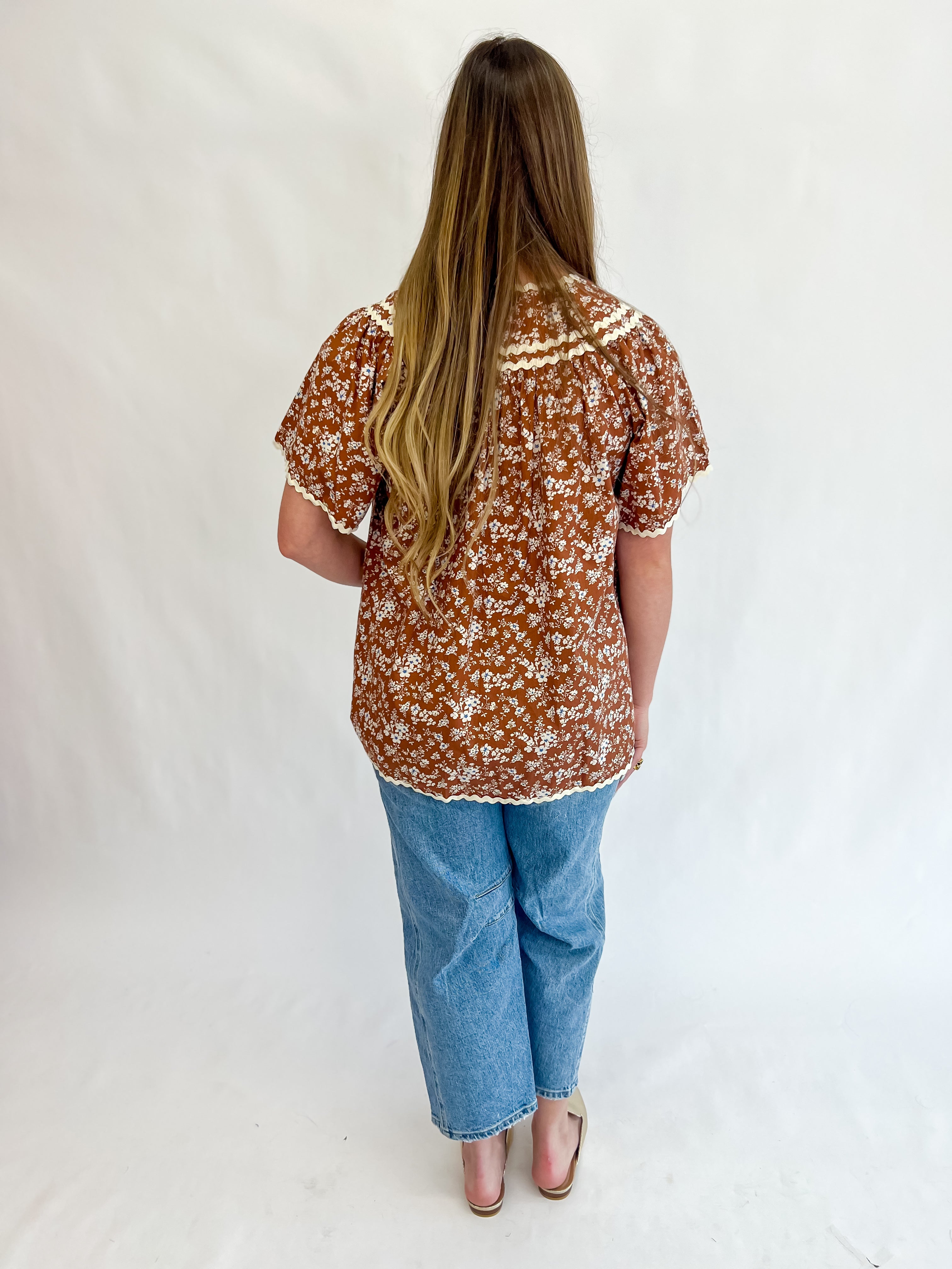 {Entro} Plus Fall Floral Ric Rac Top