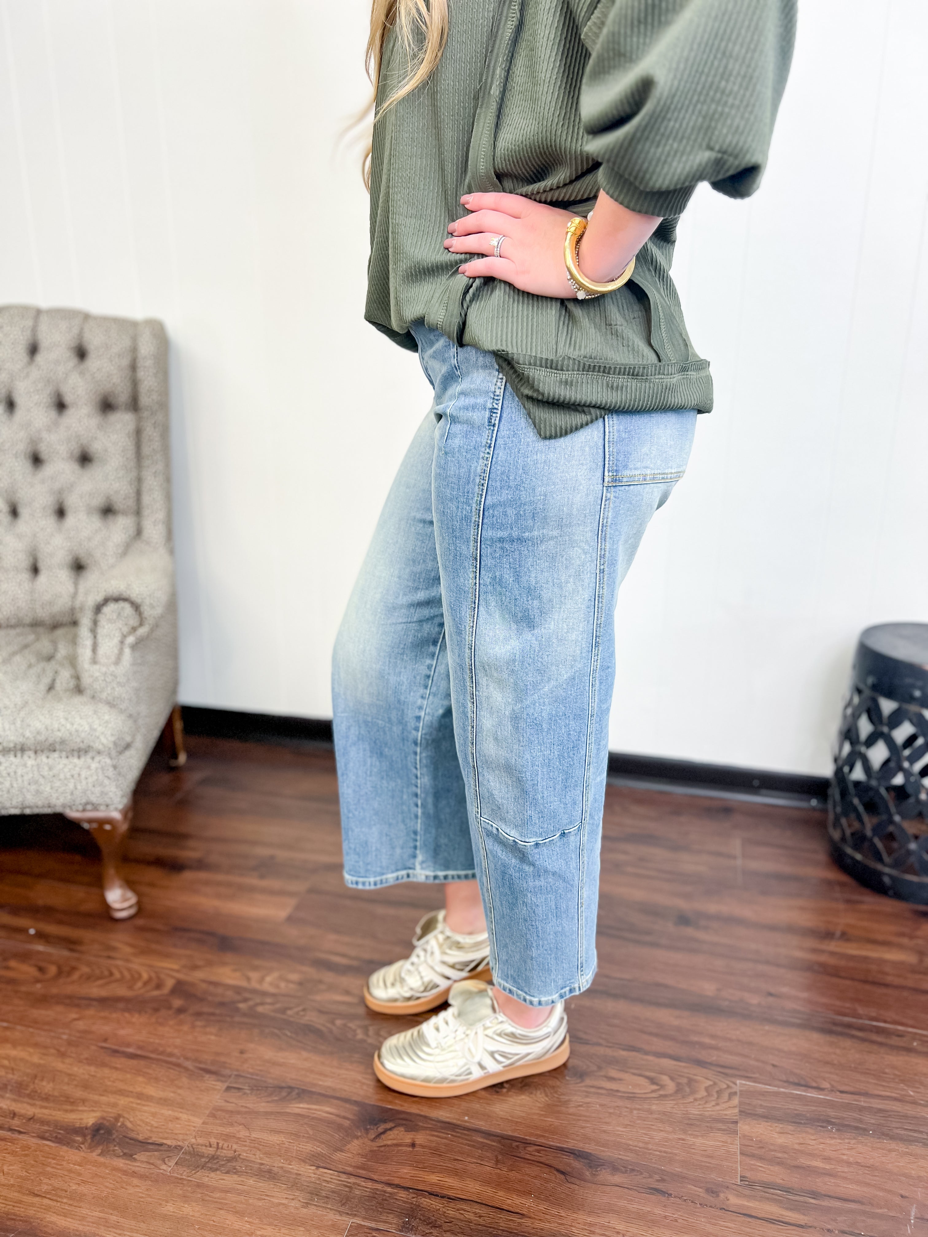 The Molly Barrel Leg Jeans