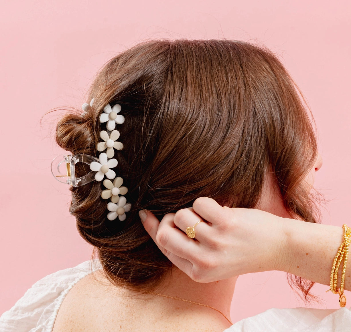 Serene Daisy Claw Clip