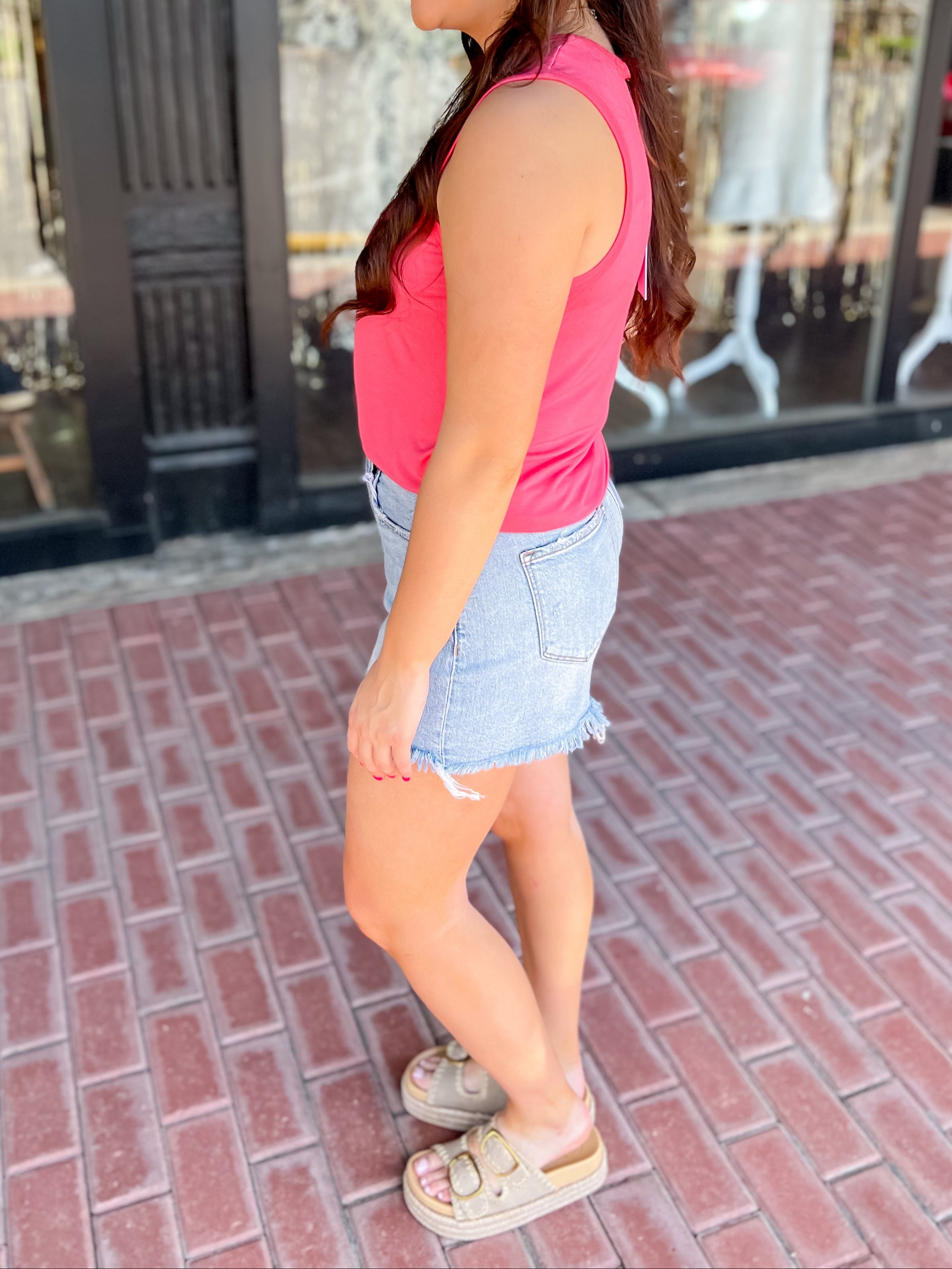 The Elle V-neck Tank-Coral