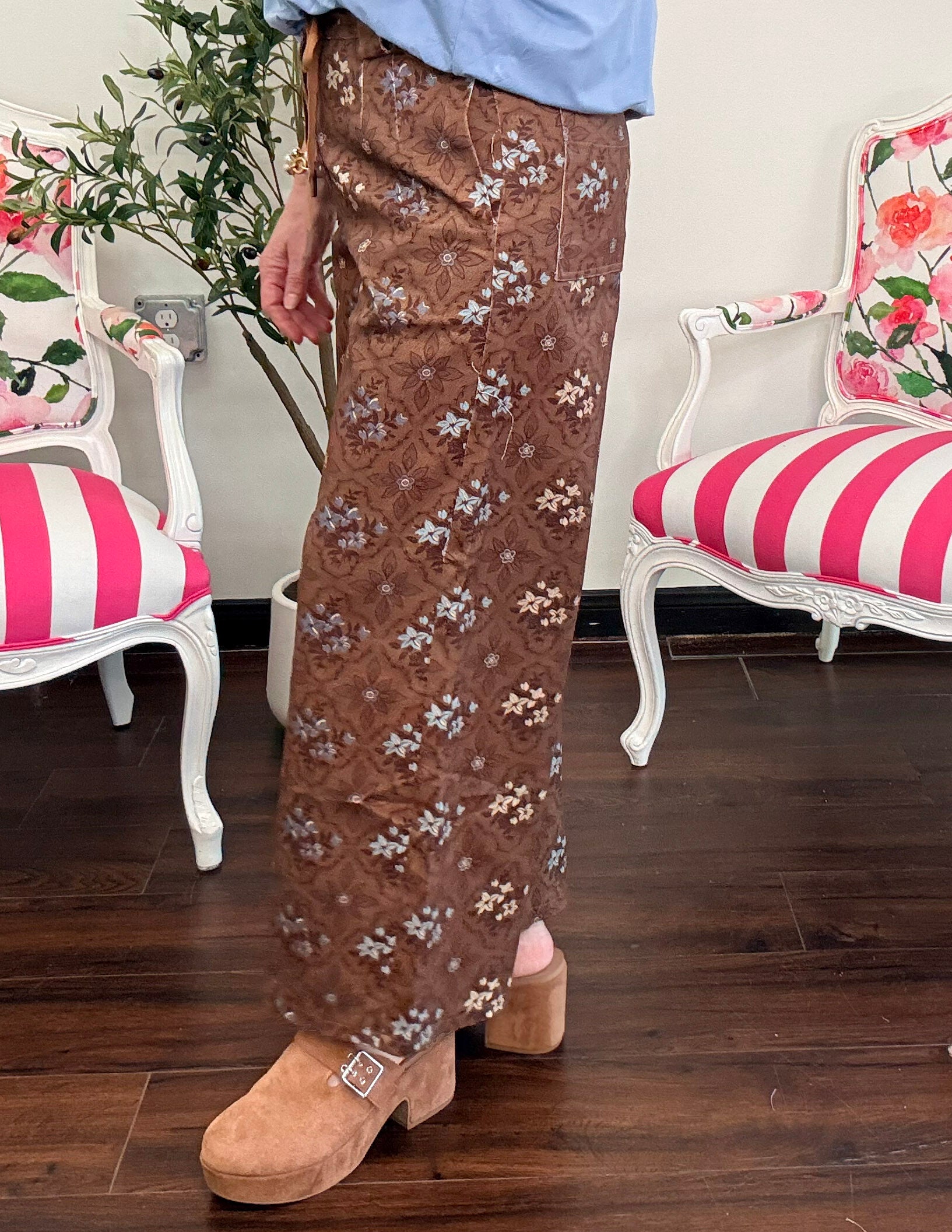Floral Print Drawstring Pant-Brown