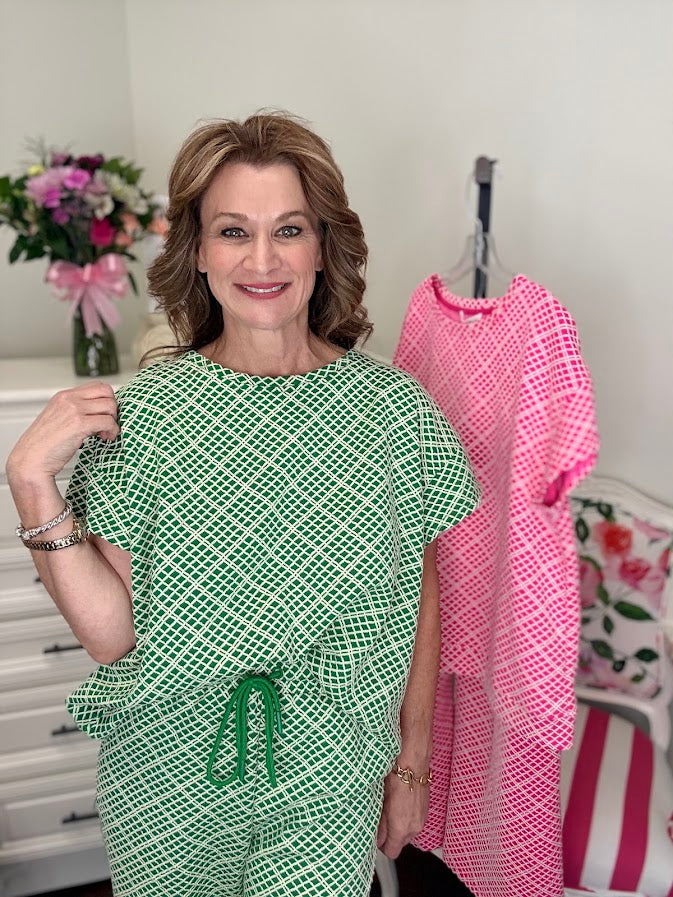 Lattice Textured Short Sleeve Top-Green