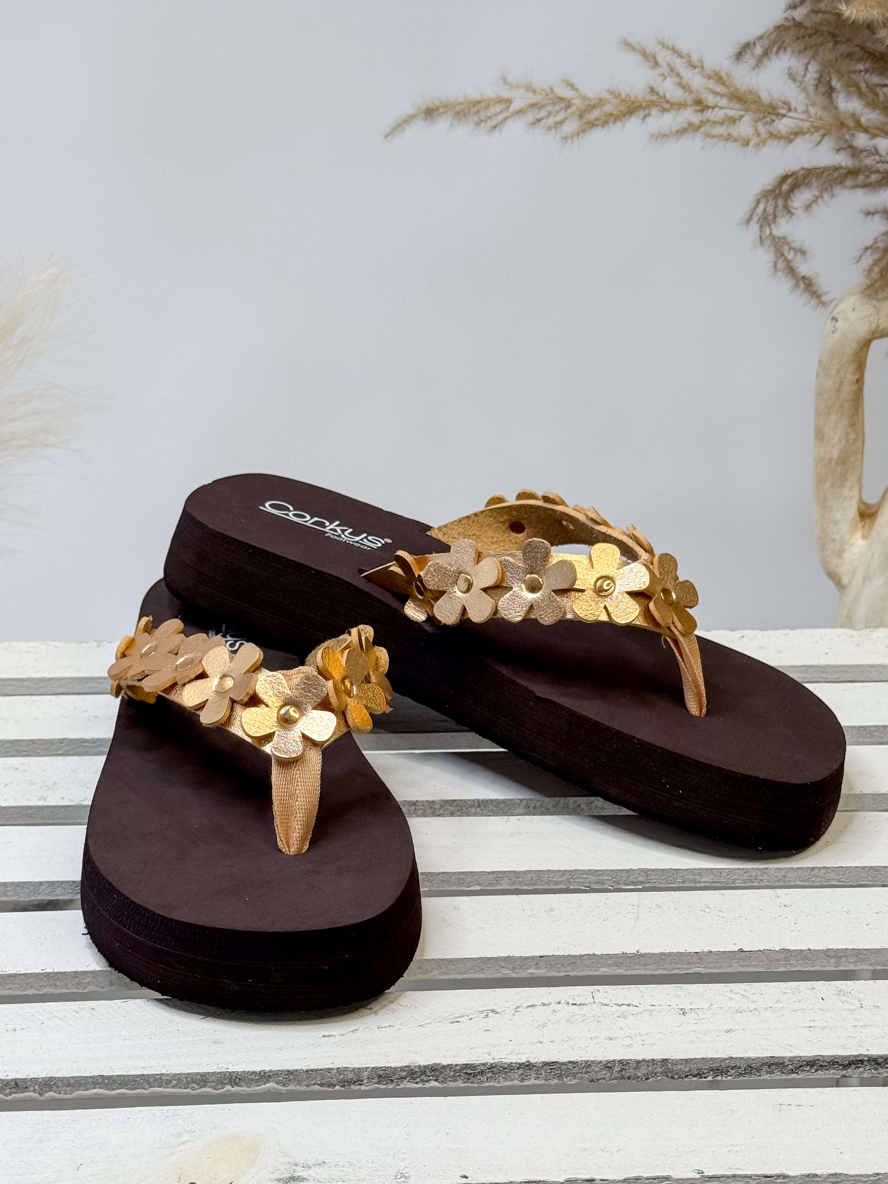 [Corky's] No Running-Gold Metallic