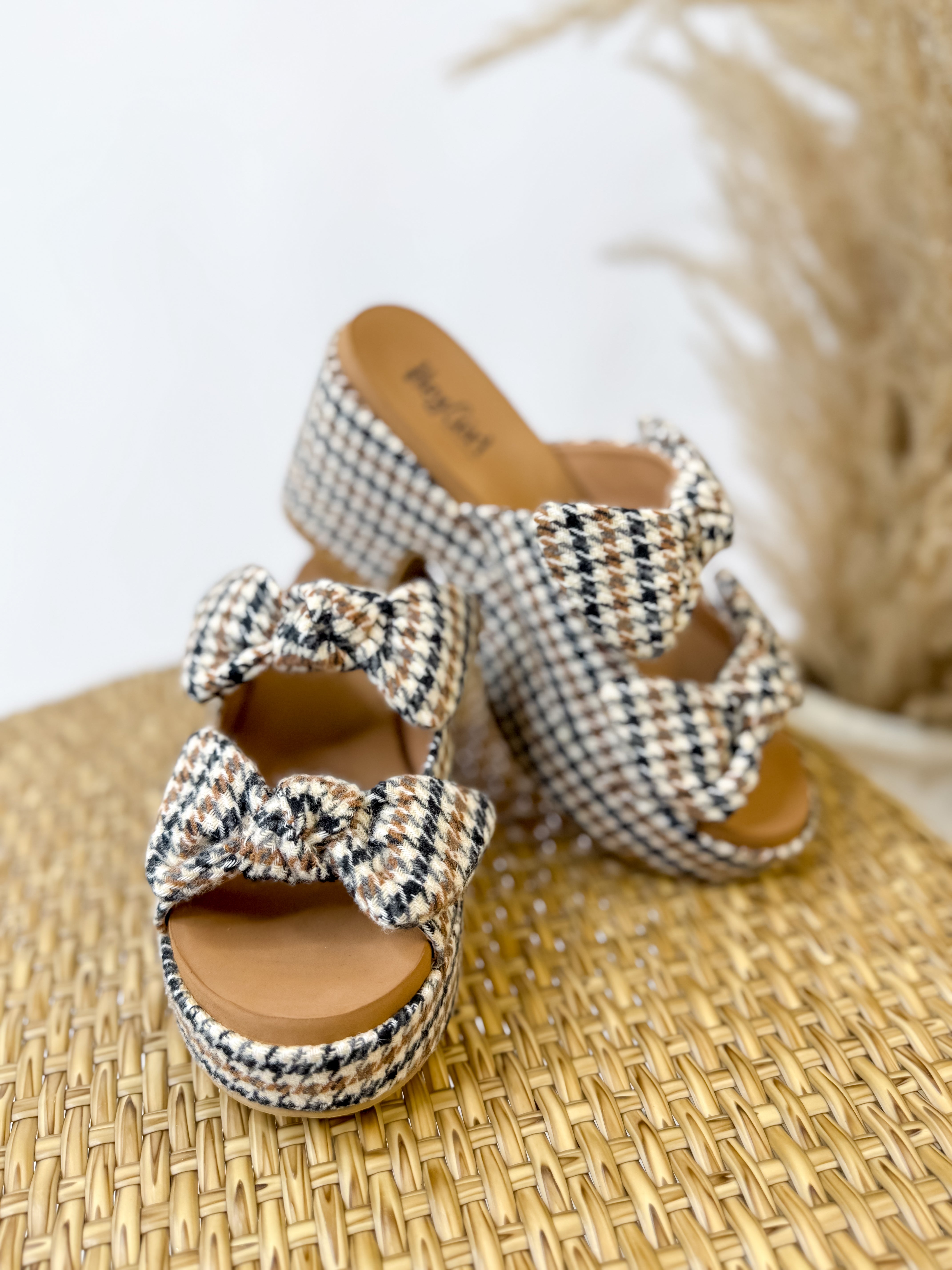 [Hey Girl] Put a Bow On It Black Tan Houndstooth
