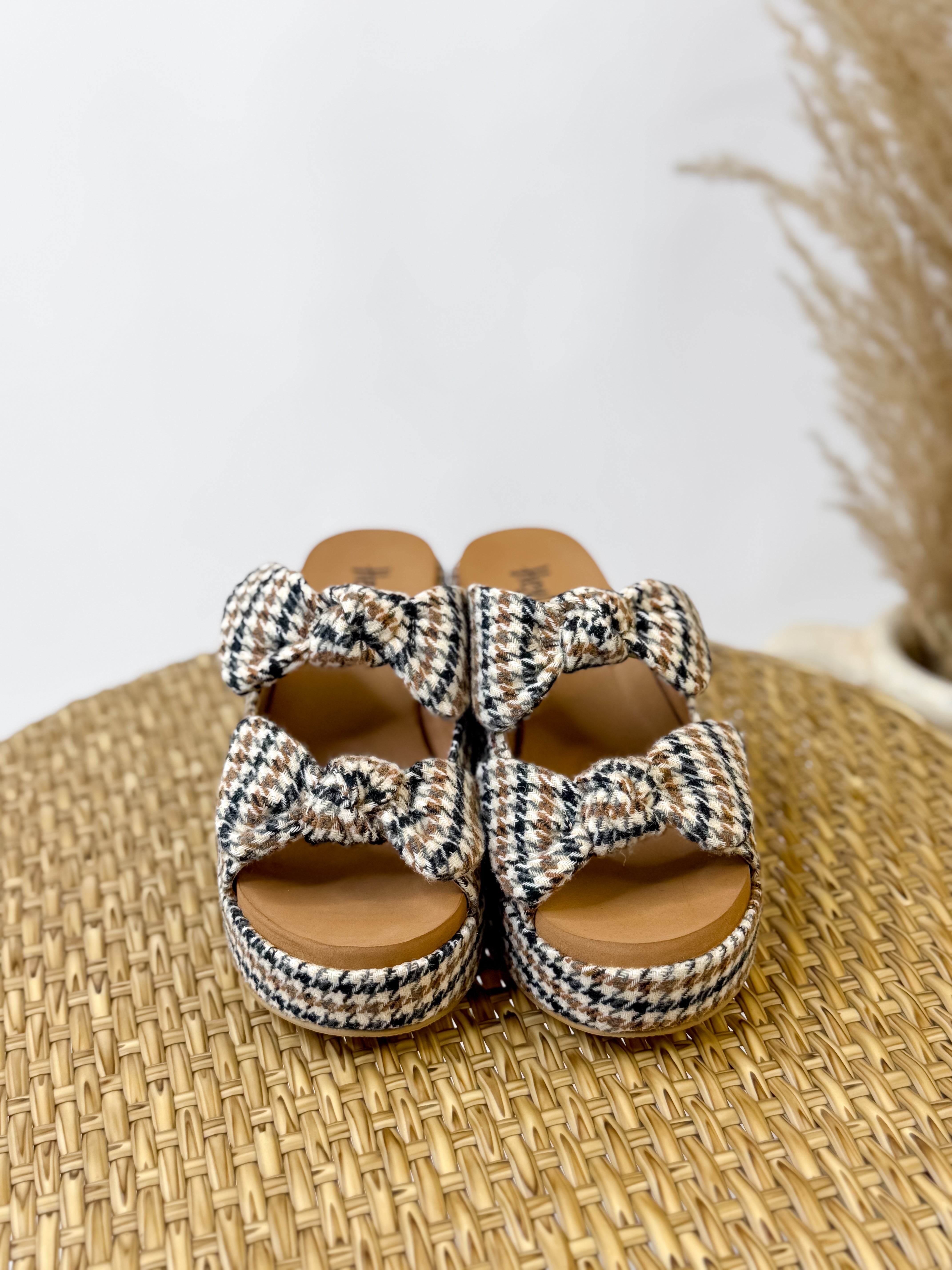 [Hey Girl] Put a Bow On It Black Tan Houndstooth