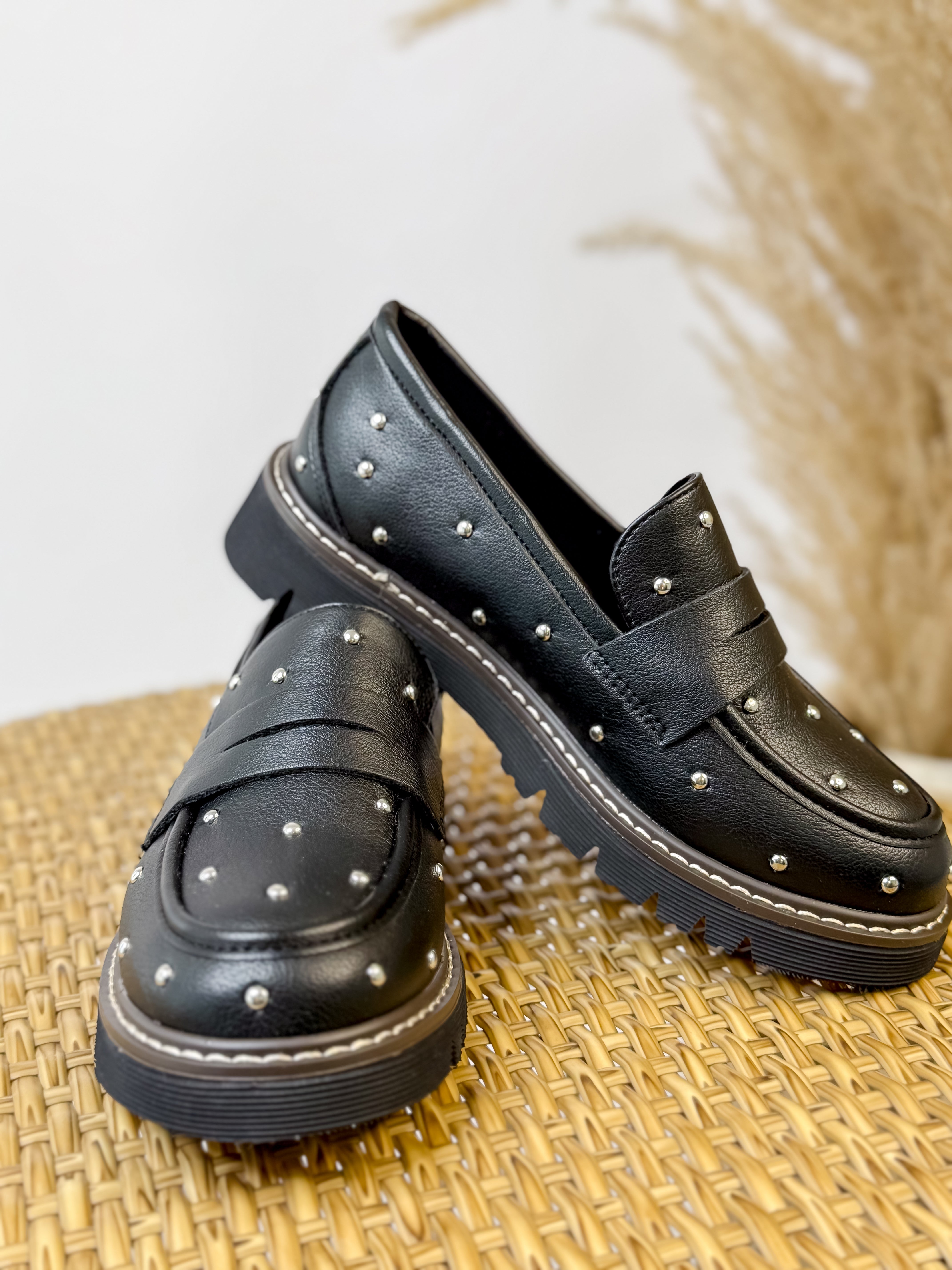 [Hey Girl] Stud Muffin- Black