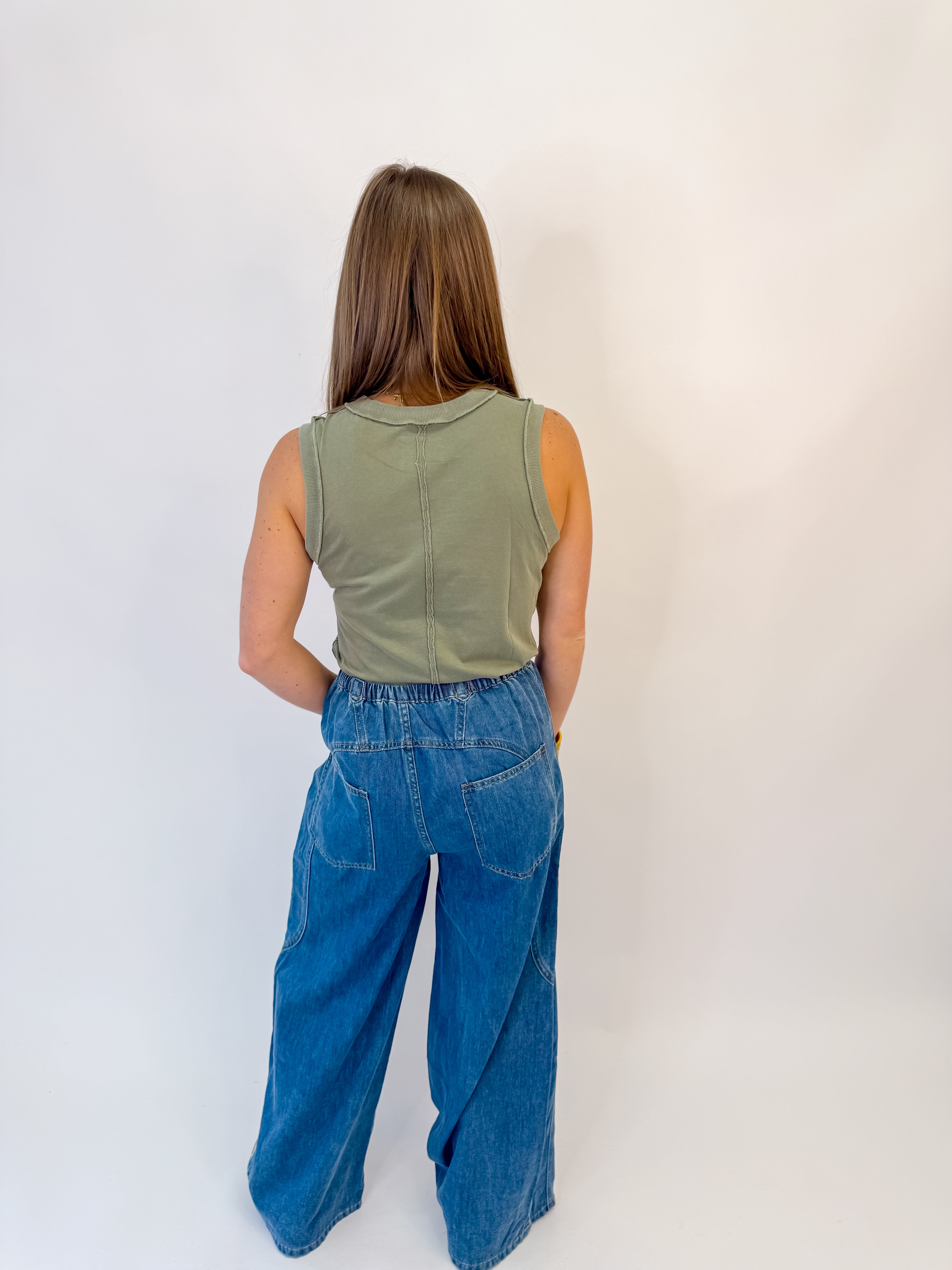 [Dear John] Zo Tee- Vetiver