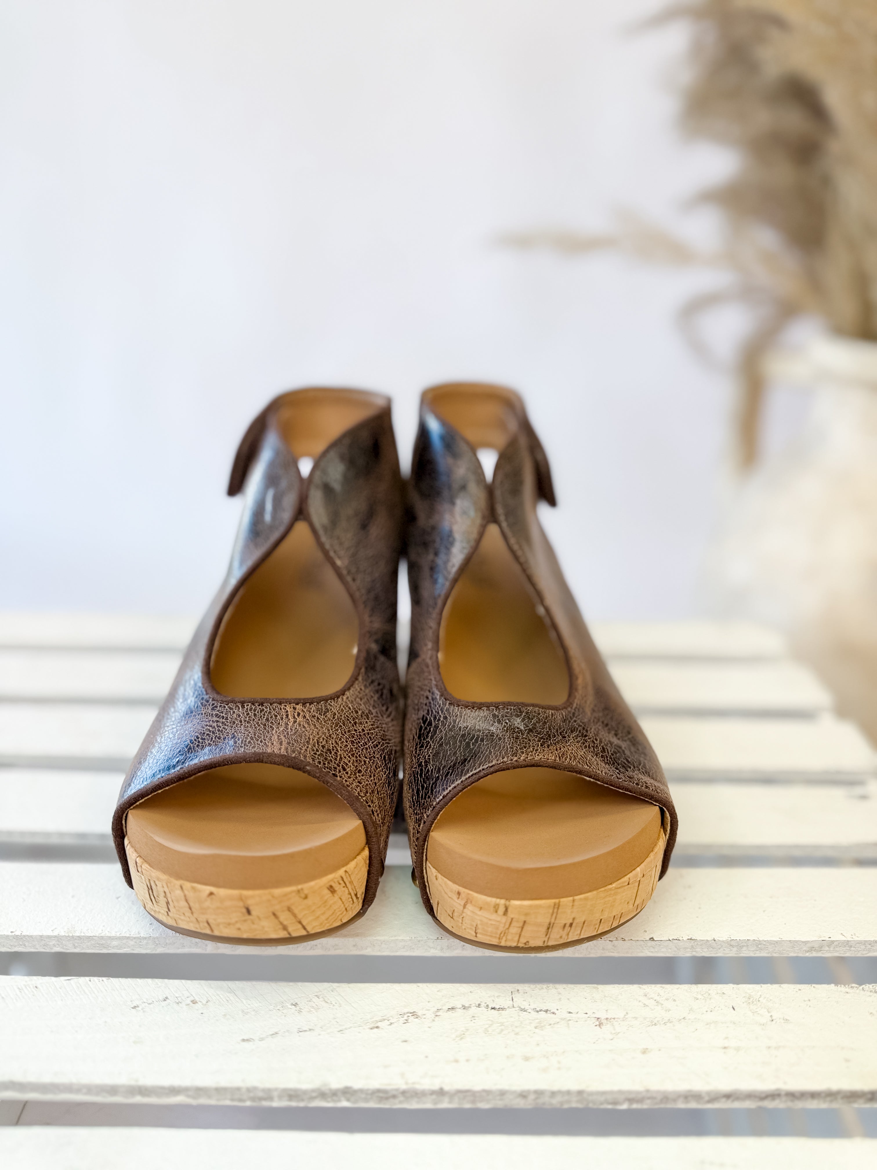 [Corkys] Frisky- Espresso Crinkle