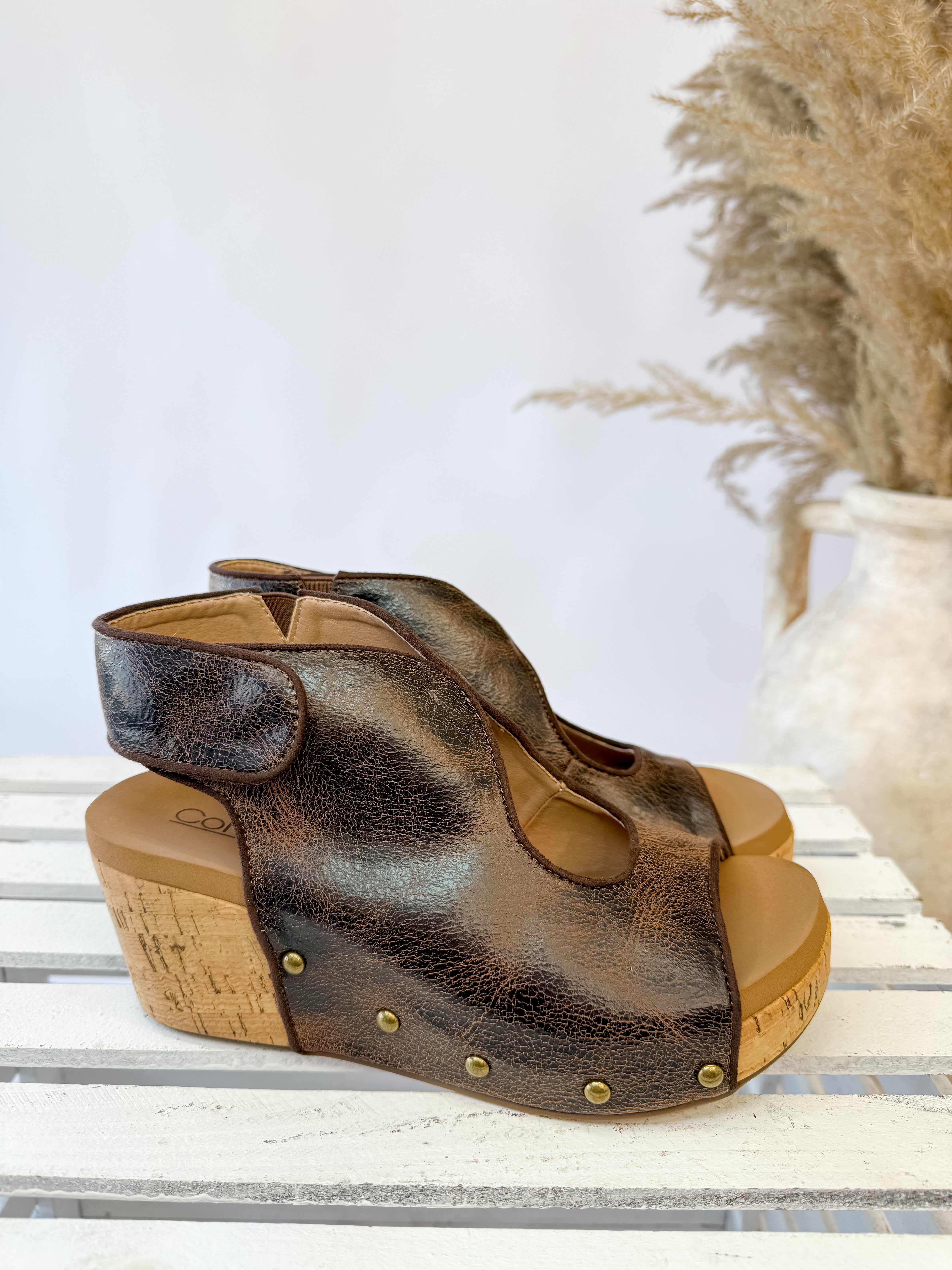 [Corkys] Frisky- Espresso Crinkle