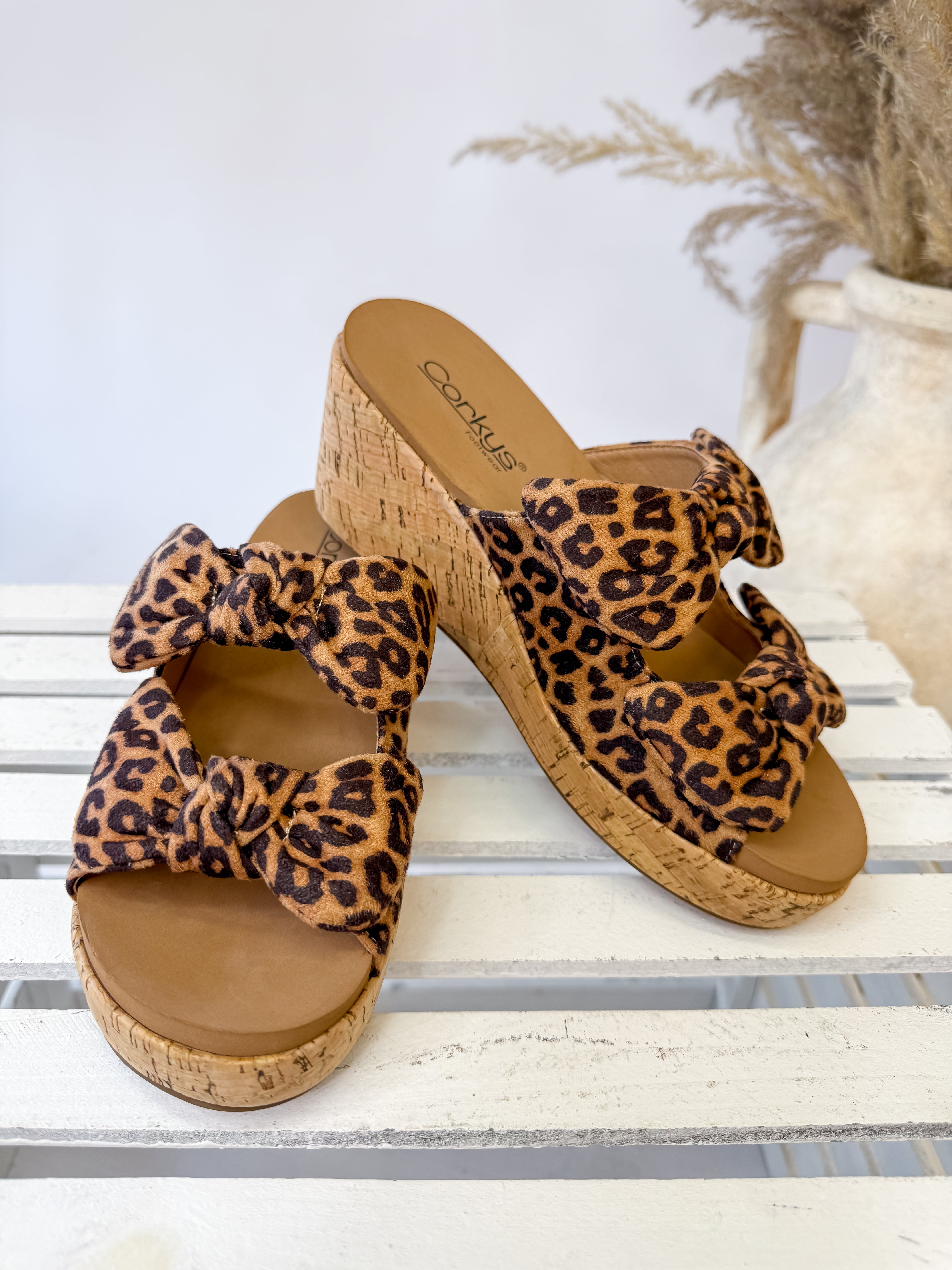 [Corkys] Bowed Up Leopard