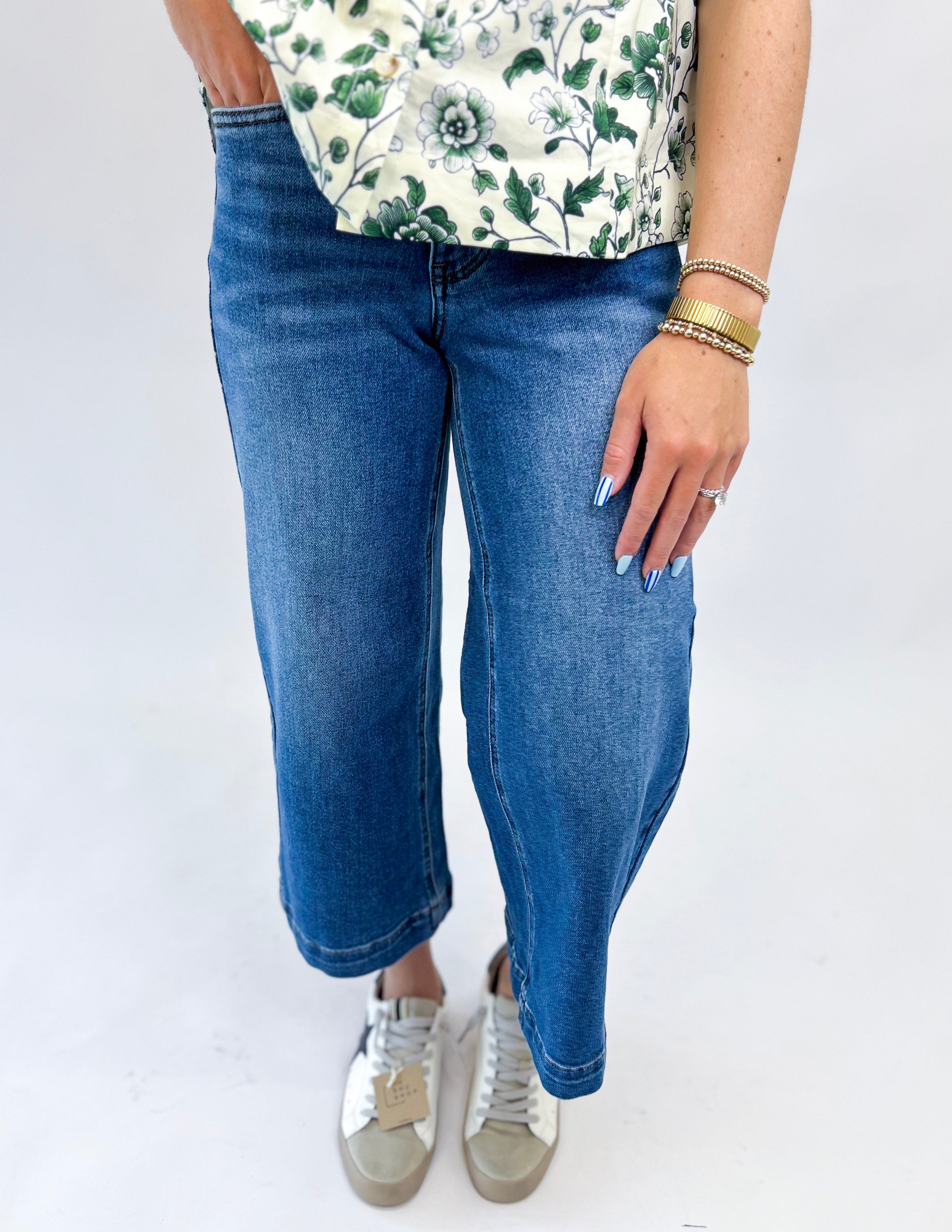 [Judy Blue] Mid Rise Wide Crop Vintage Pkts & Wide Hem