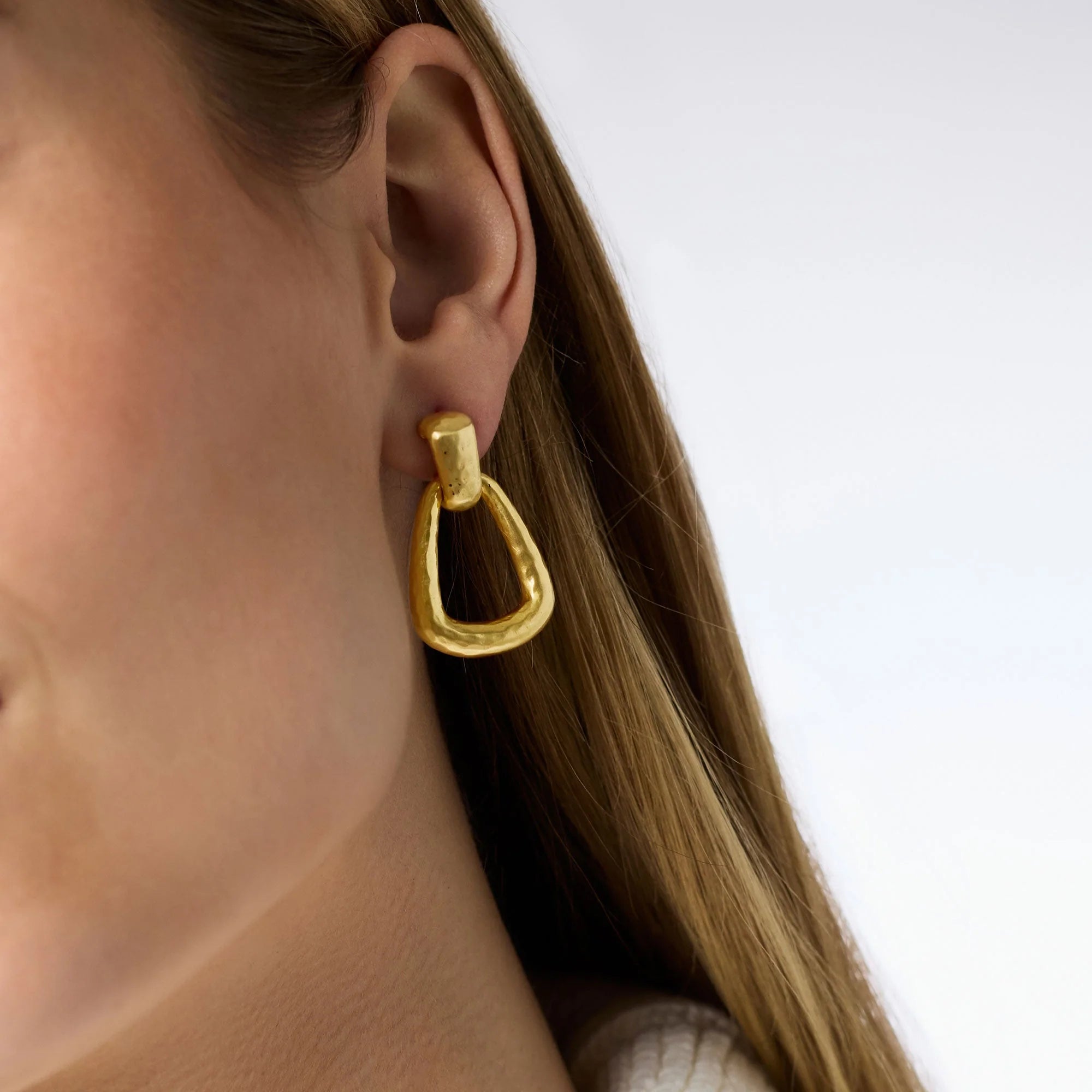 [Julie Vos] Sahara Demi Doorknocker Earring - Gold - OS