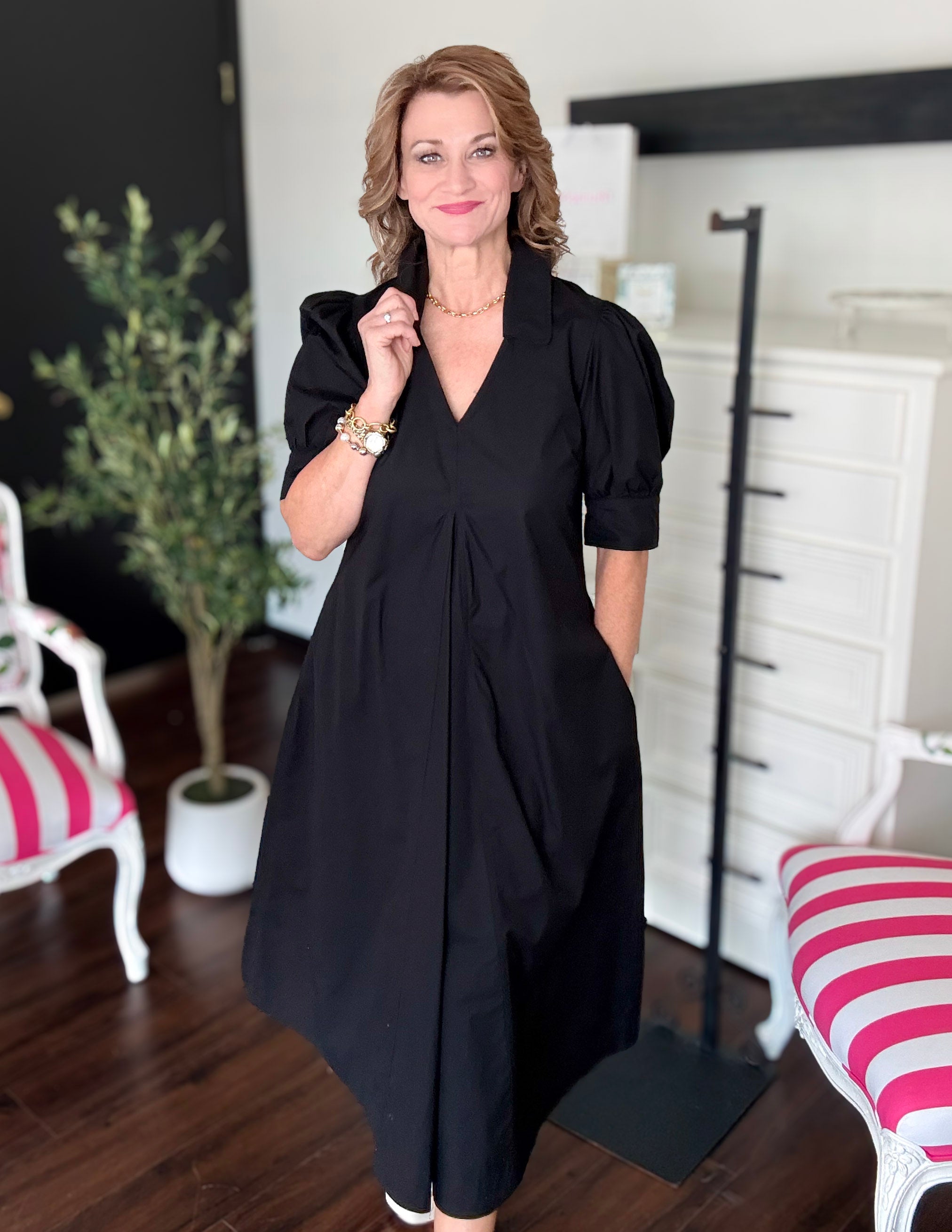 V-Neck-Pleated A-Line Dress-Black