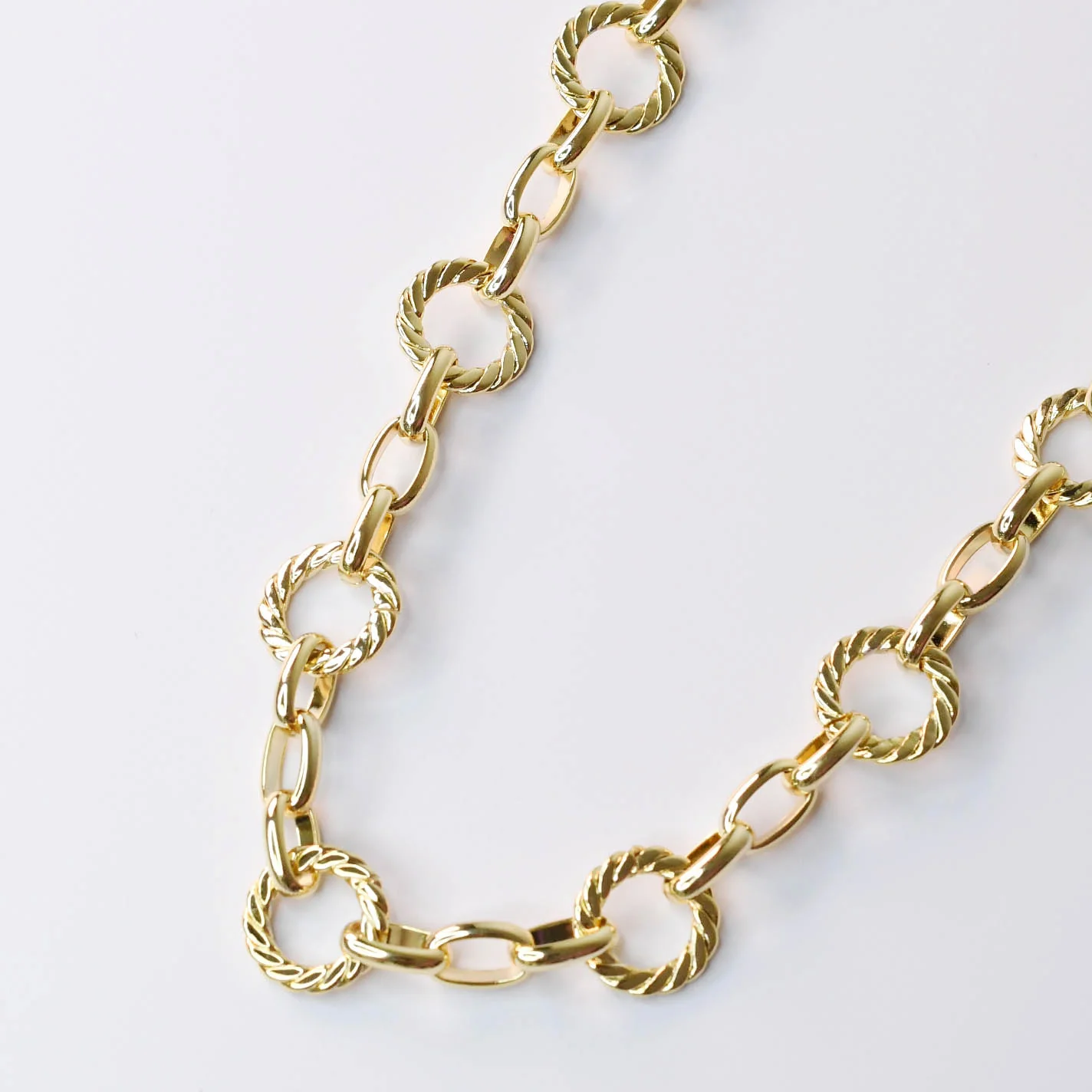 Gold Circle Chain Link Necklace