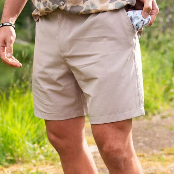 EVERYDAY SHORT-COBBLESTONE KHAKI DUCK HUNT POCKET