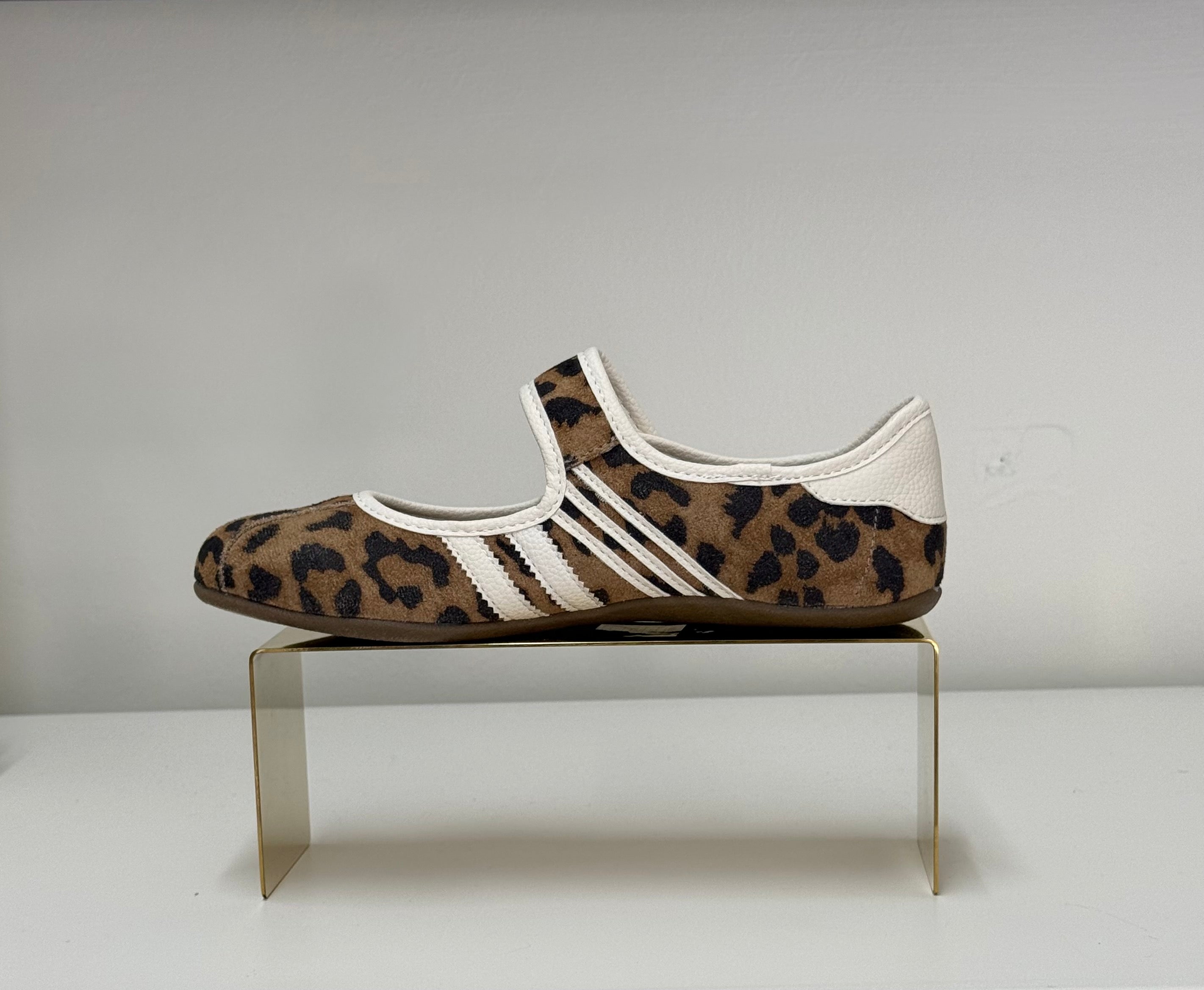Peyton Leopard Retro Flat Sneaker - 994 Leopard