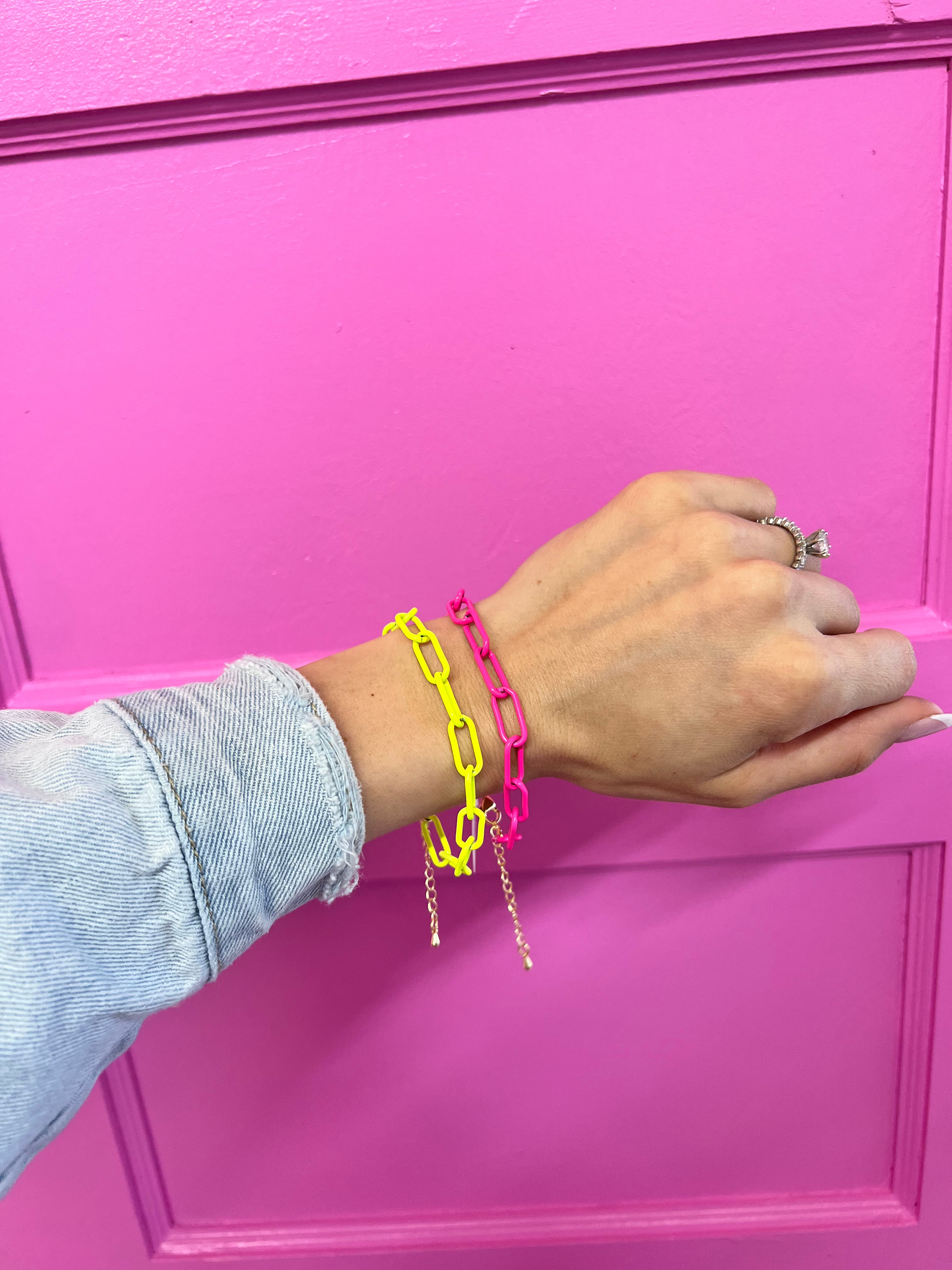 Bright Paperclip Chain Bracelet-Pink