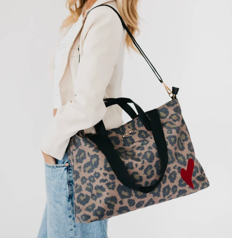 Chelsie Canvas Printed Tote- Leopard