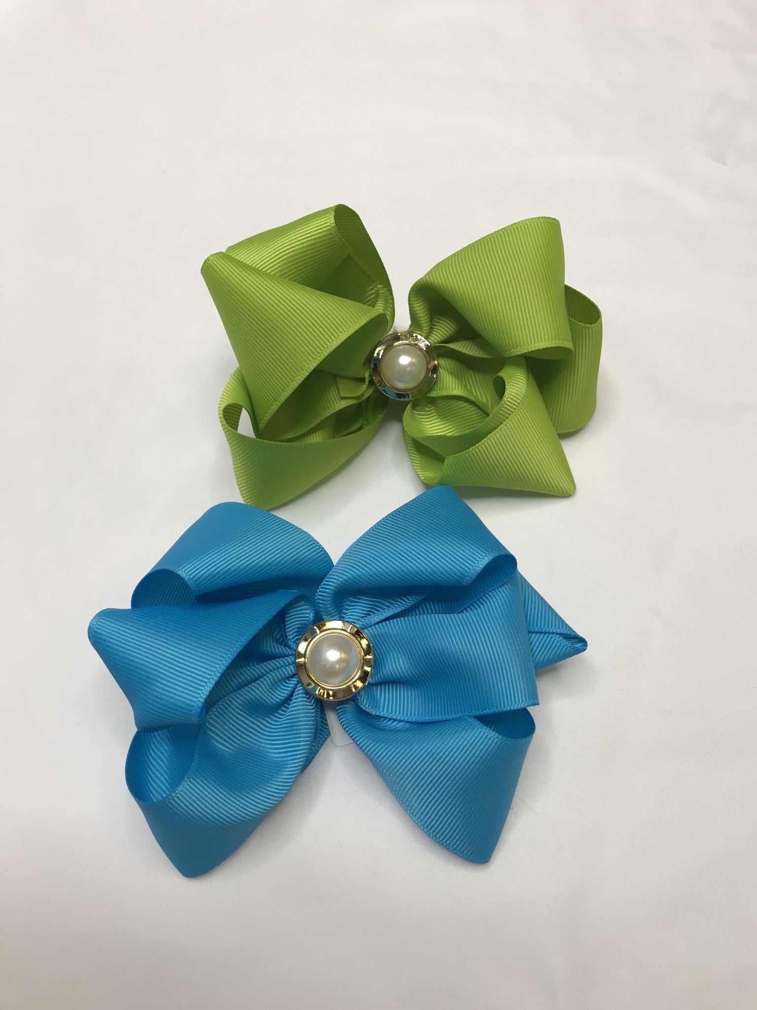 Large With Pearl Accent